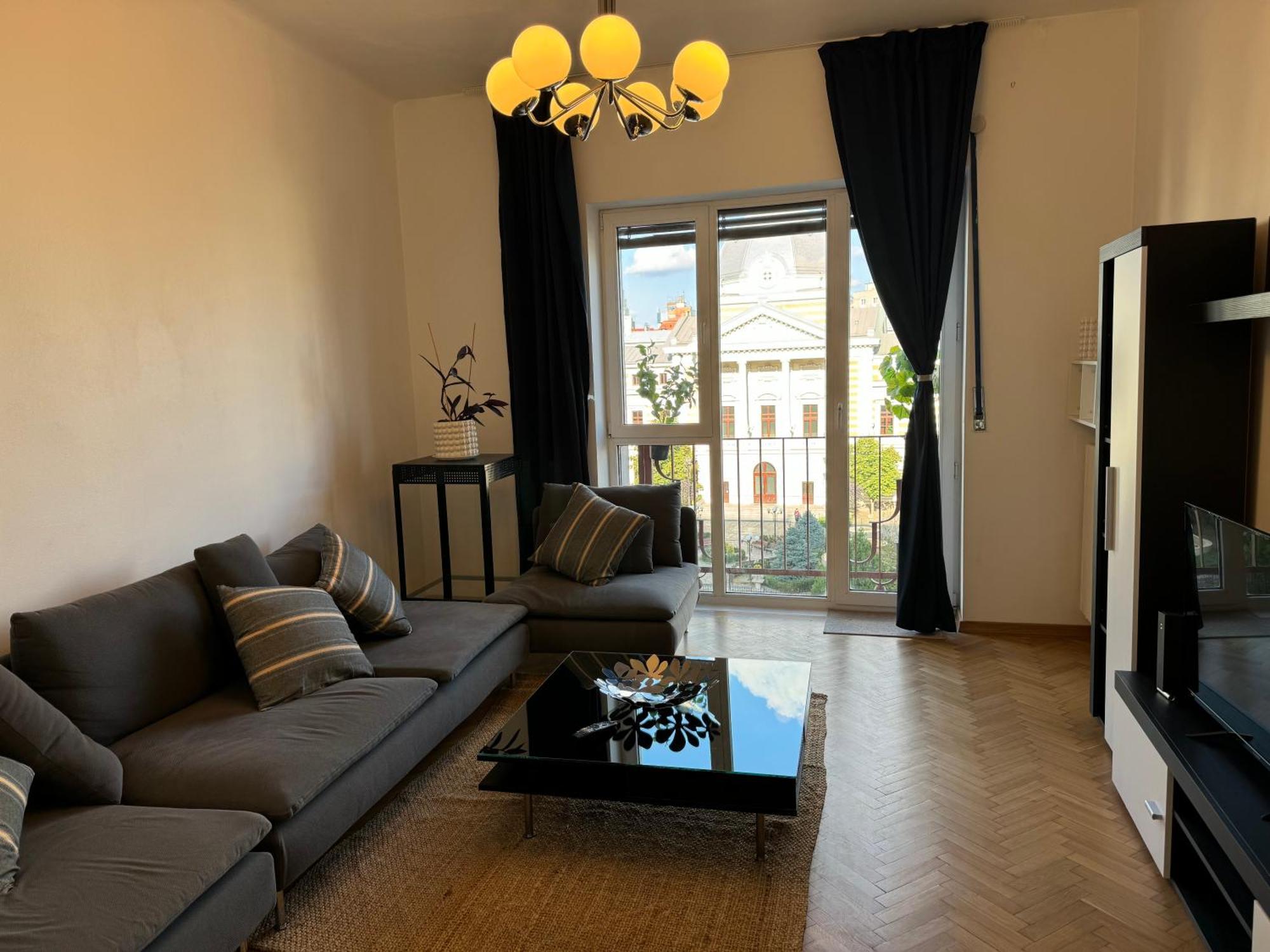 Airy & Beautiful Downtown Apartment Букурещ Екстериор снимка